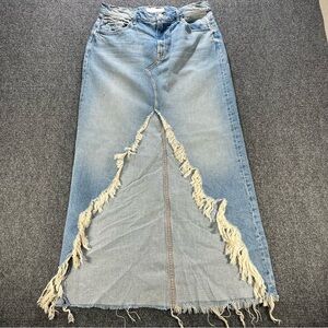 MOTHER The Ditcher Maxi Super Fray Jeans Skirt Blue Denim Fringe Slit Size 30